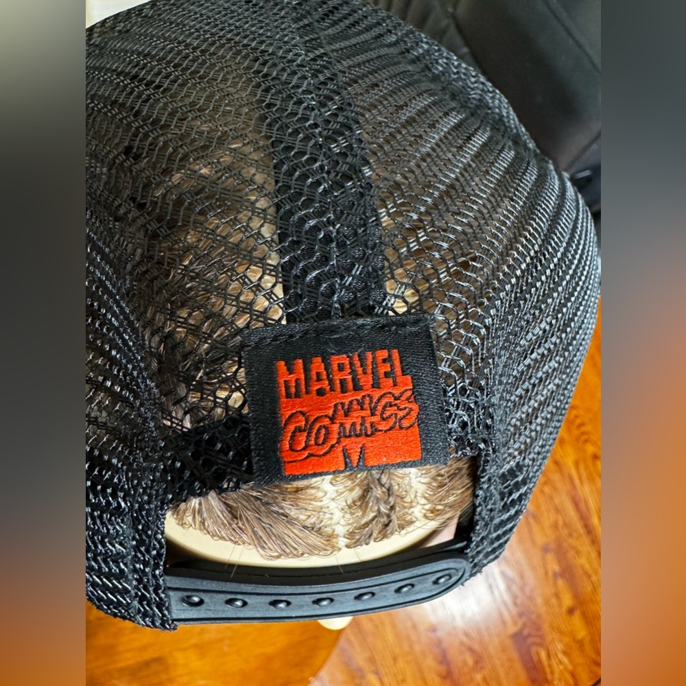 BEAUTIFUL MARVEL COMICS CAP - Picture 4 of 4